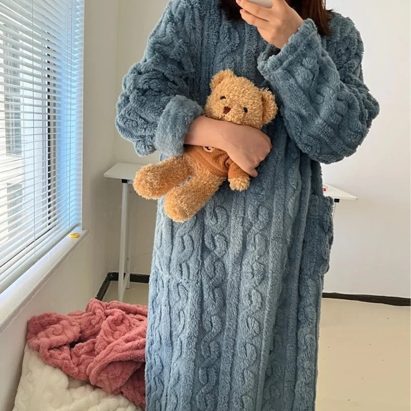 ComfaLuxe™ Plush Fleece Robe – Ultra Soft, Oversized Fleece Pajamas for Women