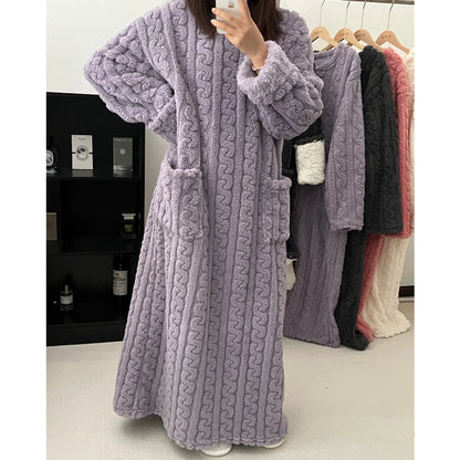 ComfaLuxe™ Plush Fleece Robe – Ultra Soft, Oversized Fleece Pajamas for Women