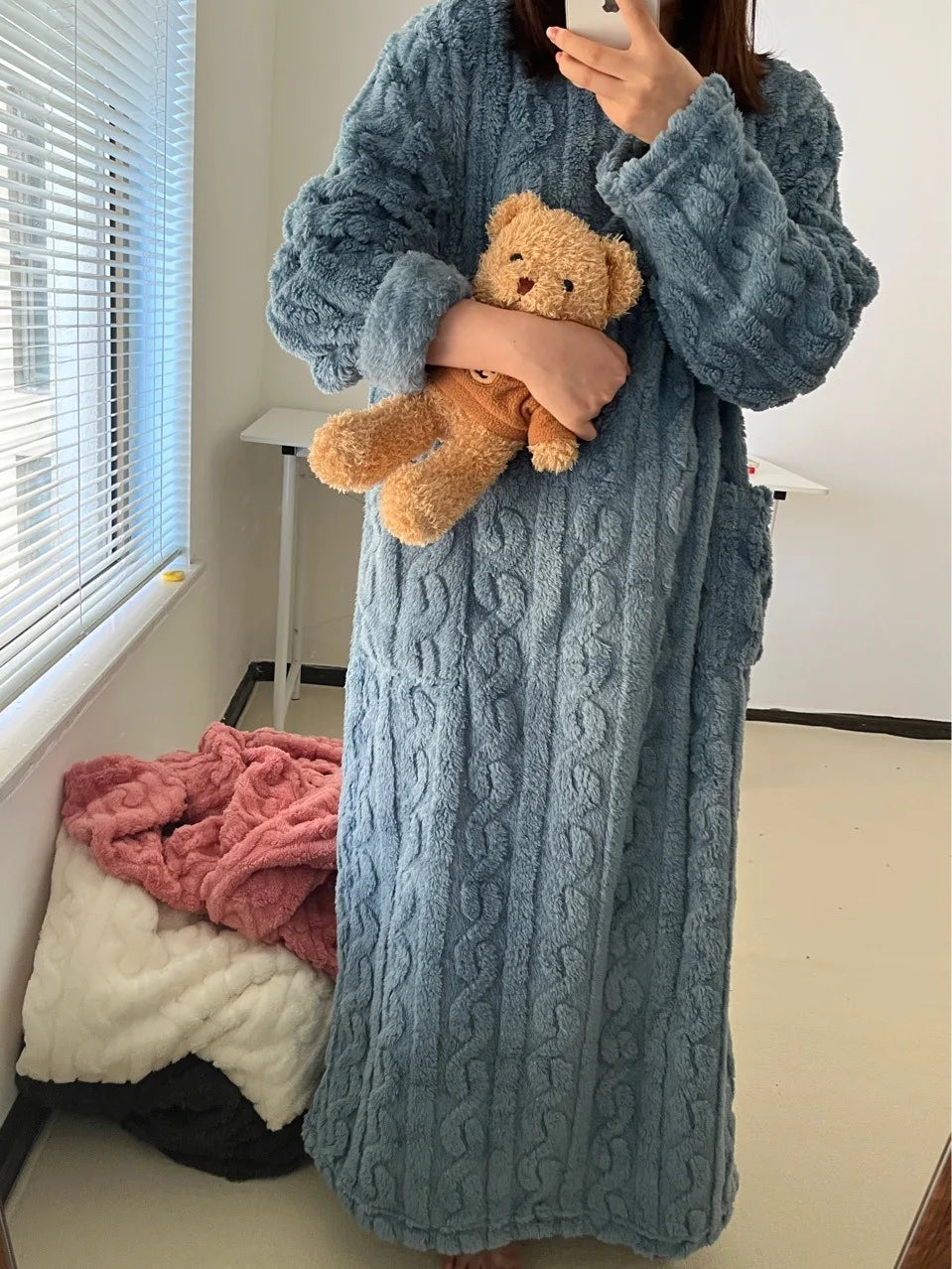 ComfaLuxe™ Plush Fleece Robe – Ultra Soft, Oversized Fleece Pajamas for Women